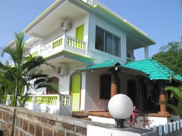 The Crib Hotel Morjim Ngoại thất bức ảnh